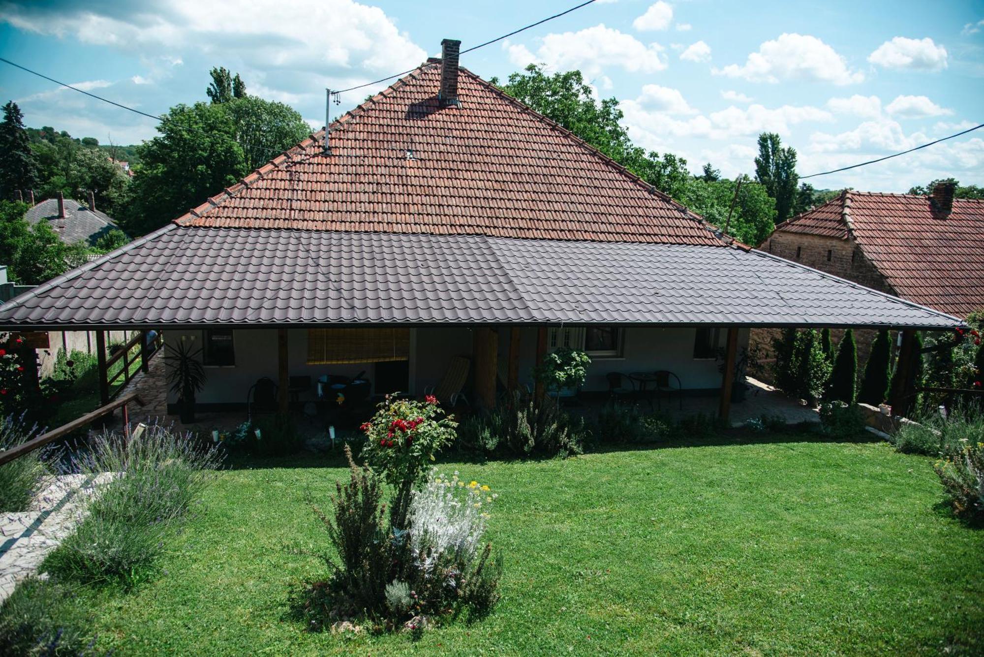 Apartmani Maslacak Връдник Екстериор снимка